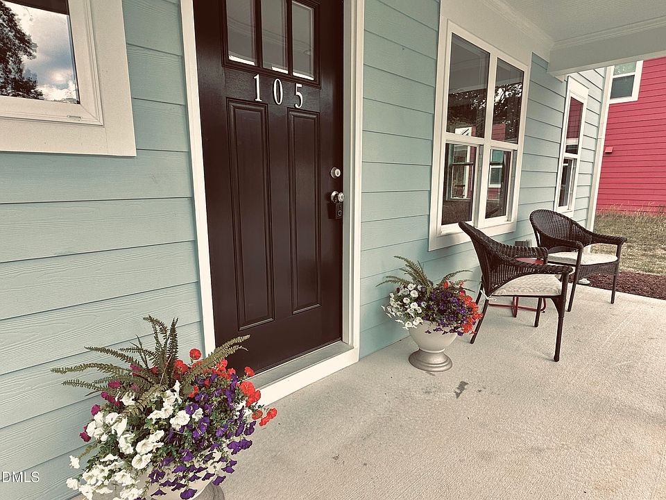 1st image of 105 Hunter Pl
