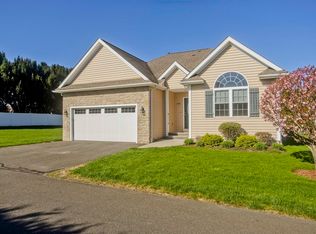 140 Stonybrook Way #140, South Hadley, MA 01075