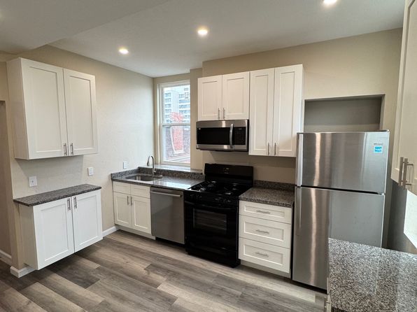 207 Shiloh St FLOOR 3
