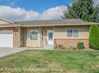 4922 109th St NE #B, Marysville, WA 98271
