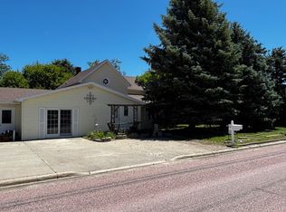 513 Park Ave, Gregory, SD 57533