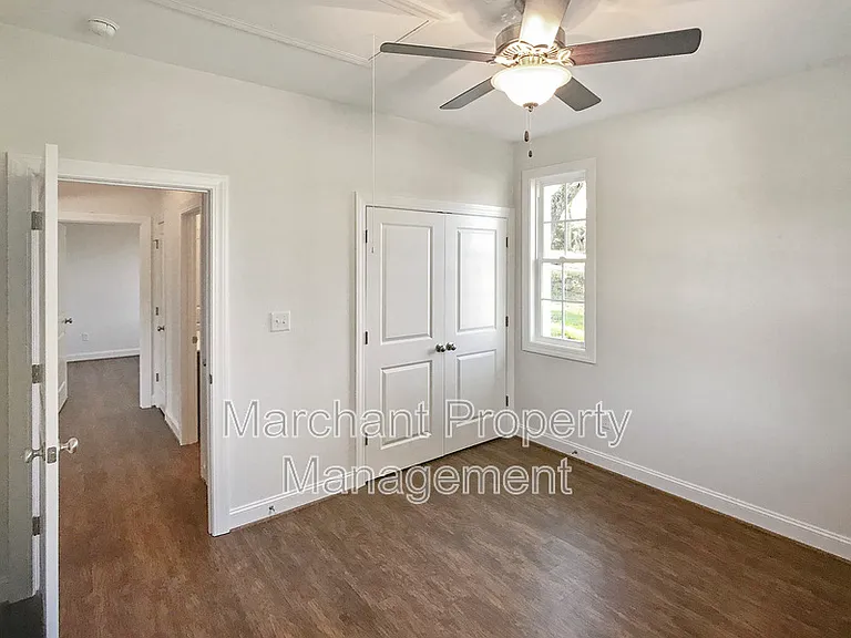 180 Floyd St — Photo 17