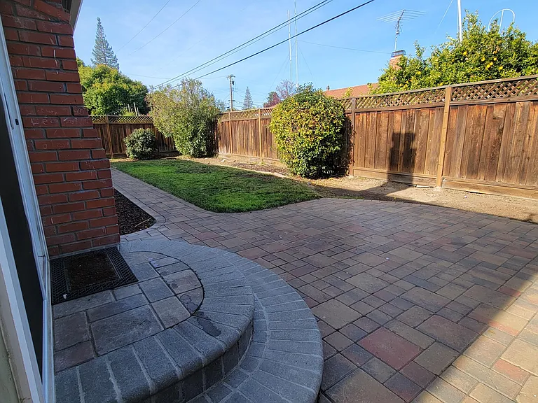 1013 Tulip Dr — Photo 14