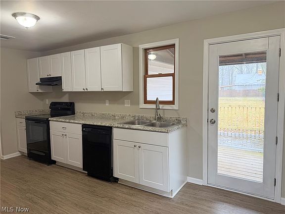 3rd image of 3003 Walter Rd