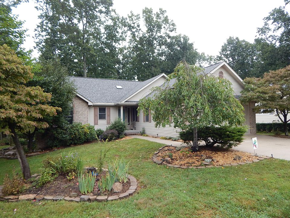 1st image of 237 Lakeview Dr