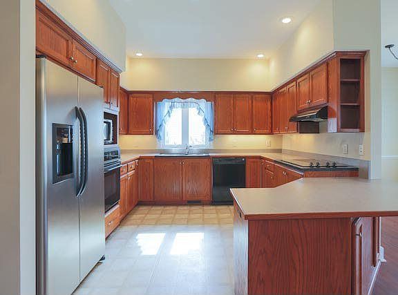 2nd image of 2596 Greenport Dr