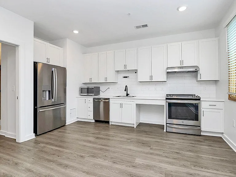 Millhouse — Photo 8
