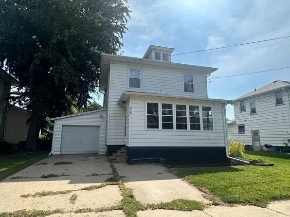 308 S Genesee St, Morrison, IL 61270
