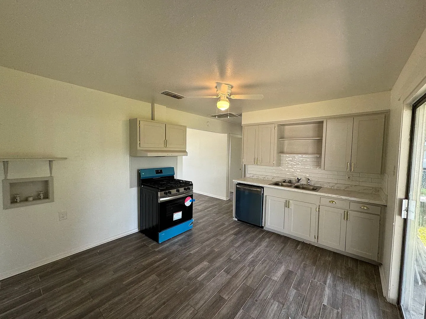 Adorable Remodeled South Bossier Home — Photo 2