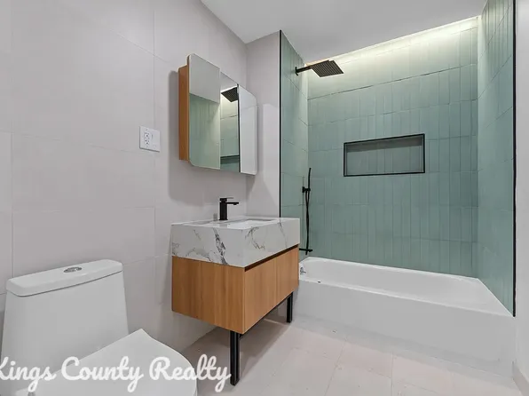 939 Brooklyn Avenue image 3 of 9