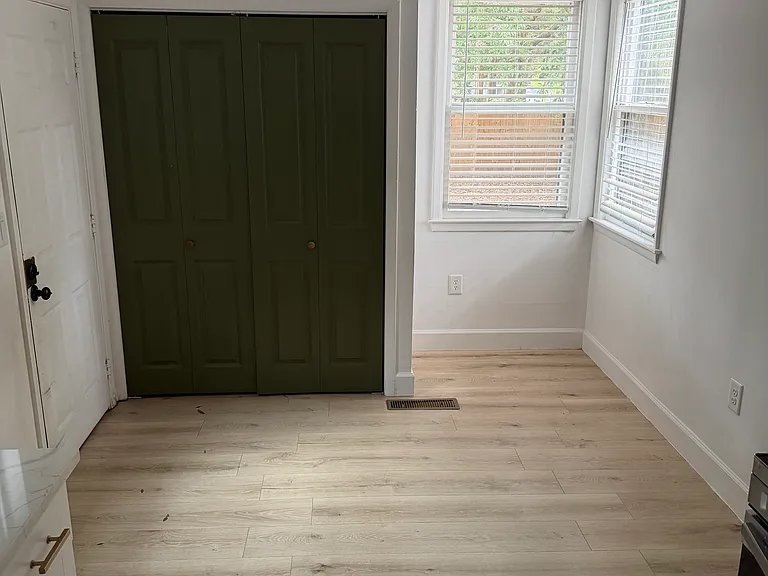 2652 Woodlawn Ave — Photo 8