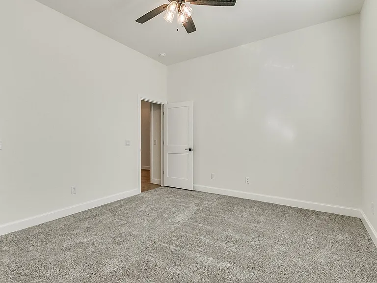 4405 Las Colinas Ln — Photo 3