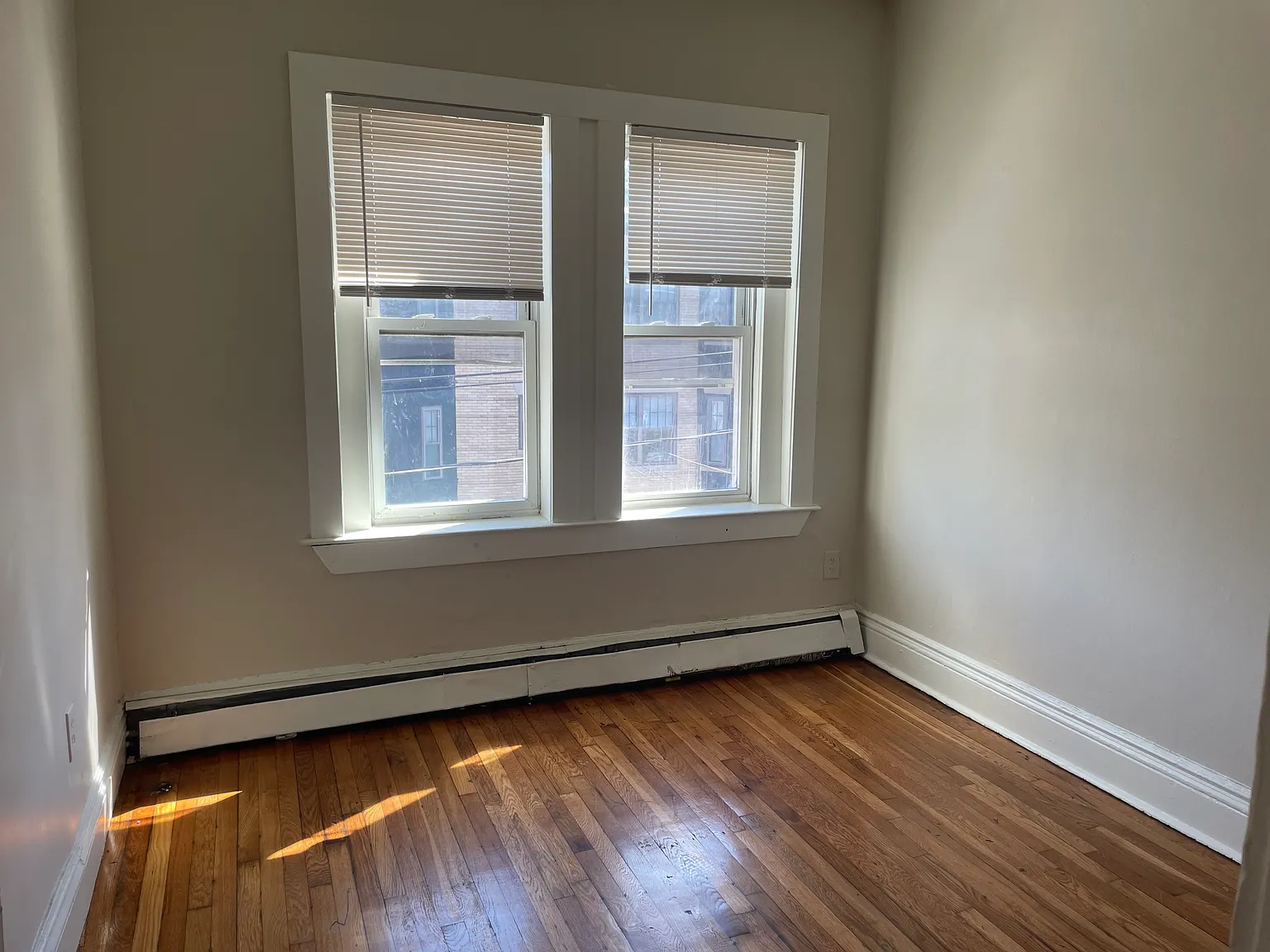 4 bed, 1300 sqft, $3,200 — Photo 2