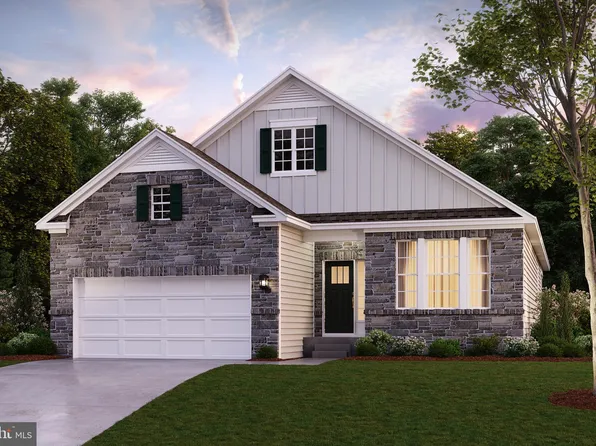 100 Grasmere St, Stephens City, VA 22655