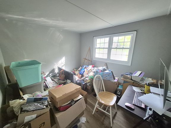 5th image of 208 East St NE