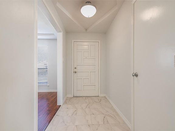 5th image of 1504 Meadowgate Dr
