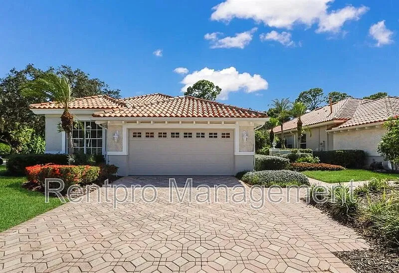 3519 Woodmont Dr