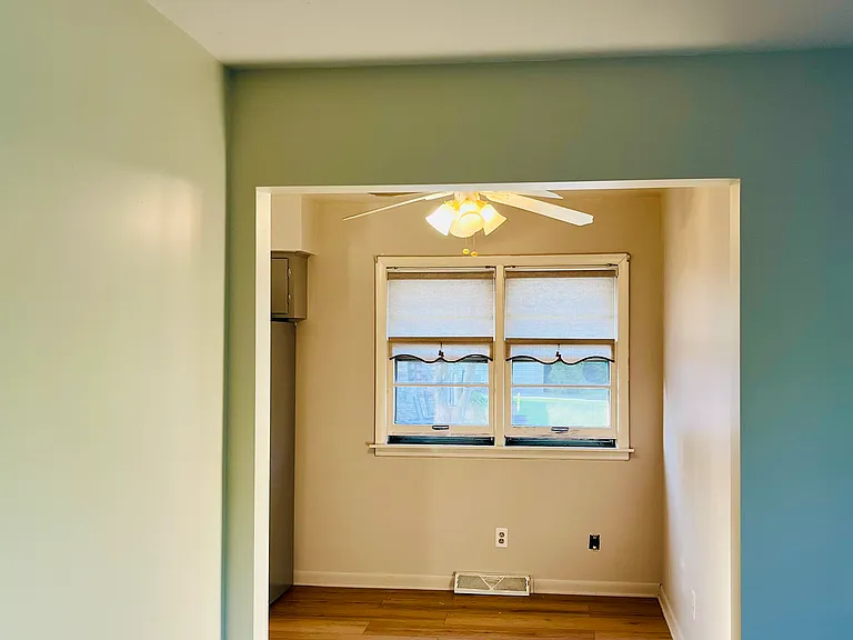 8406 Parrish Ave — Photo 4