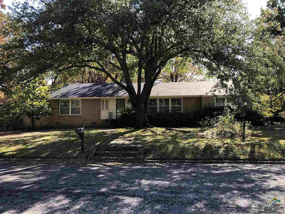 1st image of 302 Park Dr