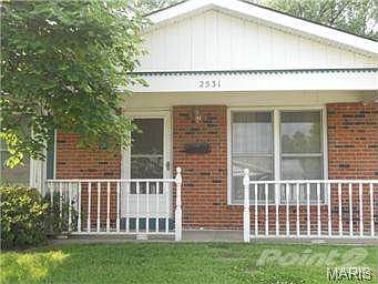 Cute porch on front of house!