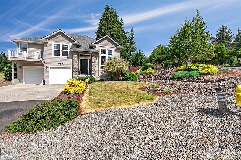 3rd image of 958 Cascade Drive