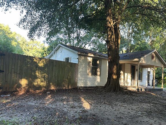 3rd image of 126 Mizzell Rd