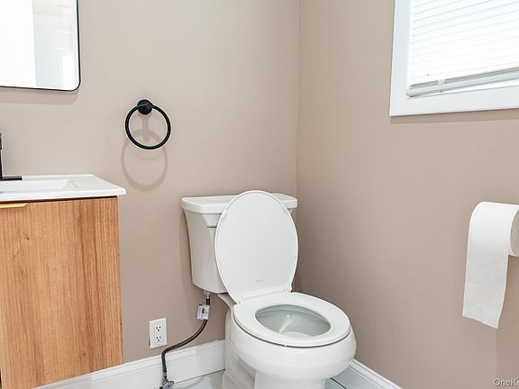 5th image of 105 Glen Way