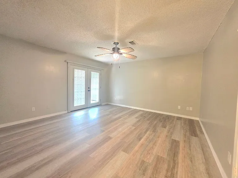 760 Briarwood Dr — Photo 11