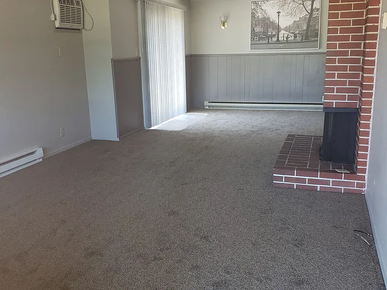 4012 Carson Dr SE — Photo 3