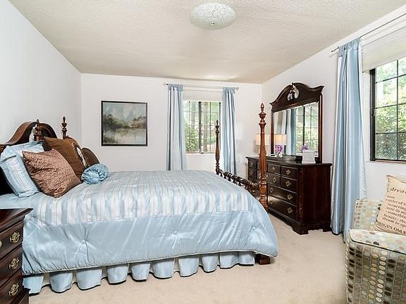 5th image of 5 Hillcrest Rd #9HC2