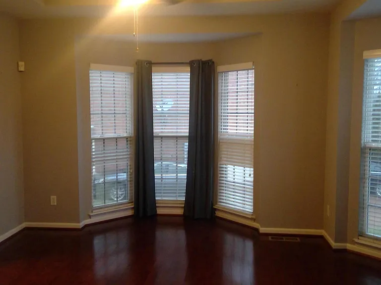 305 Sweetwater Ct — Photo 18