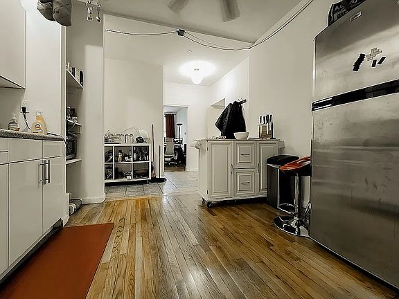 2nd image of 199 Orchard St APT 2rn