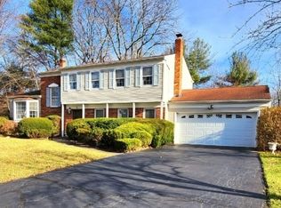 8 Bent Birch Pl, Parsippany, NJ 07054