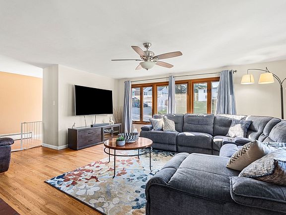 4th image of 25 Belli Ave