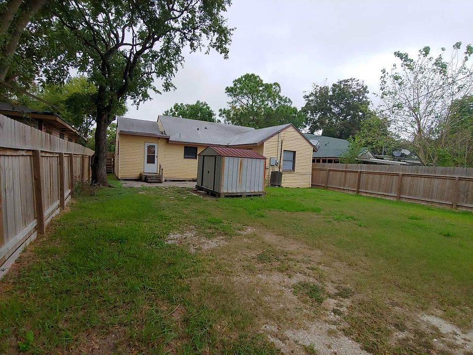 2nd image of 723 12th Ave N