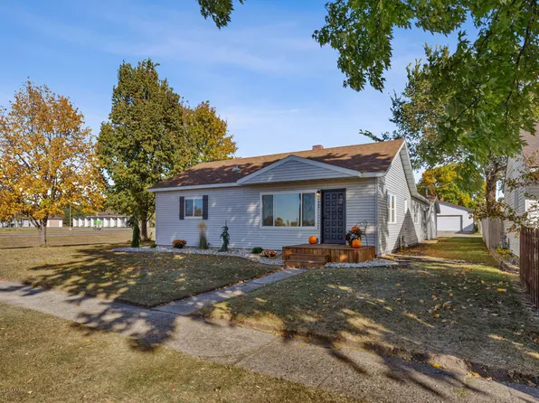 307 1st St NE, Dilworth, MN 56529