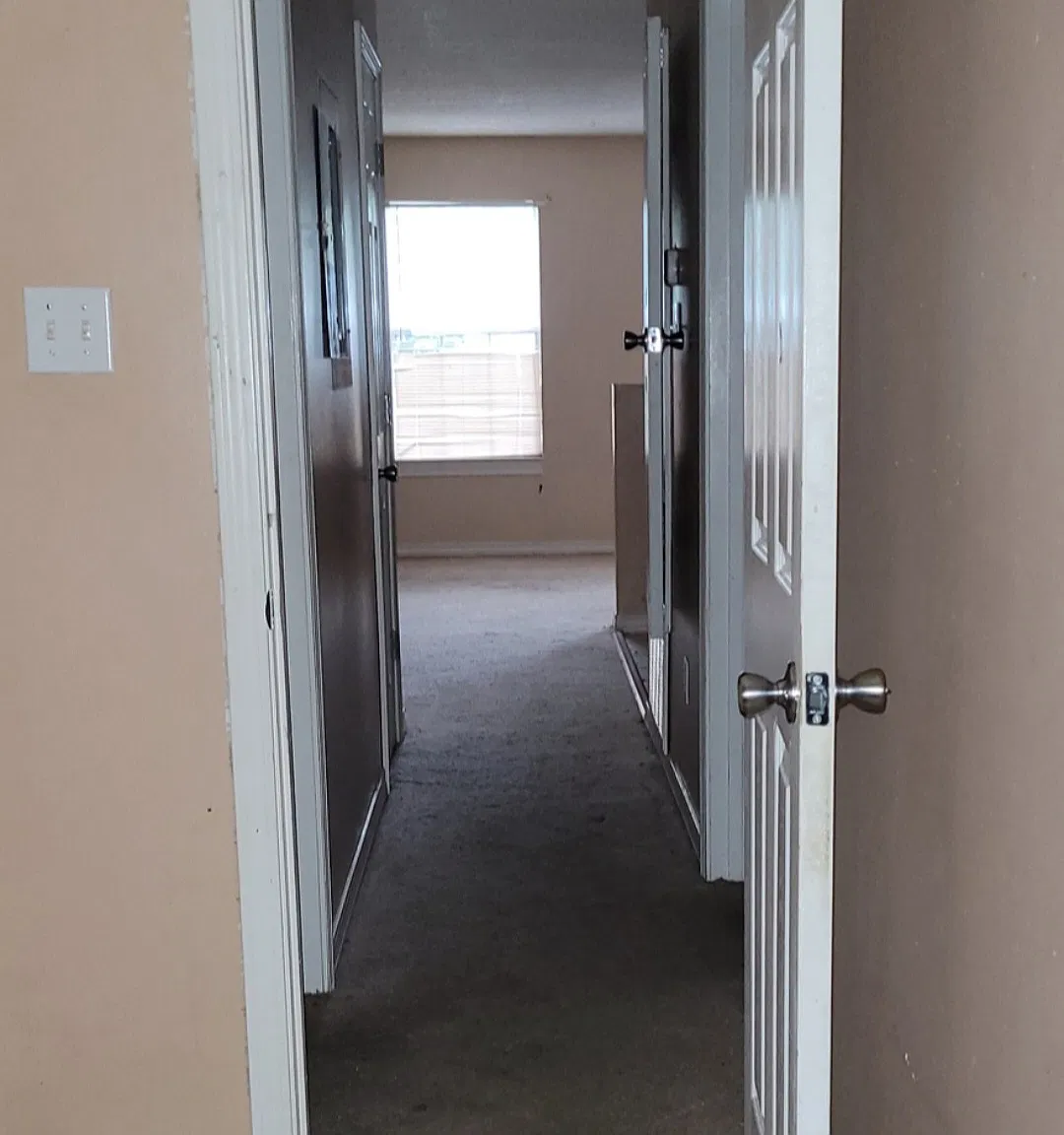 2 bed, 980 sqft, $1,000 — Photo 3