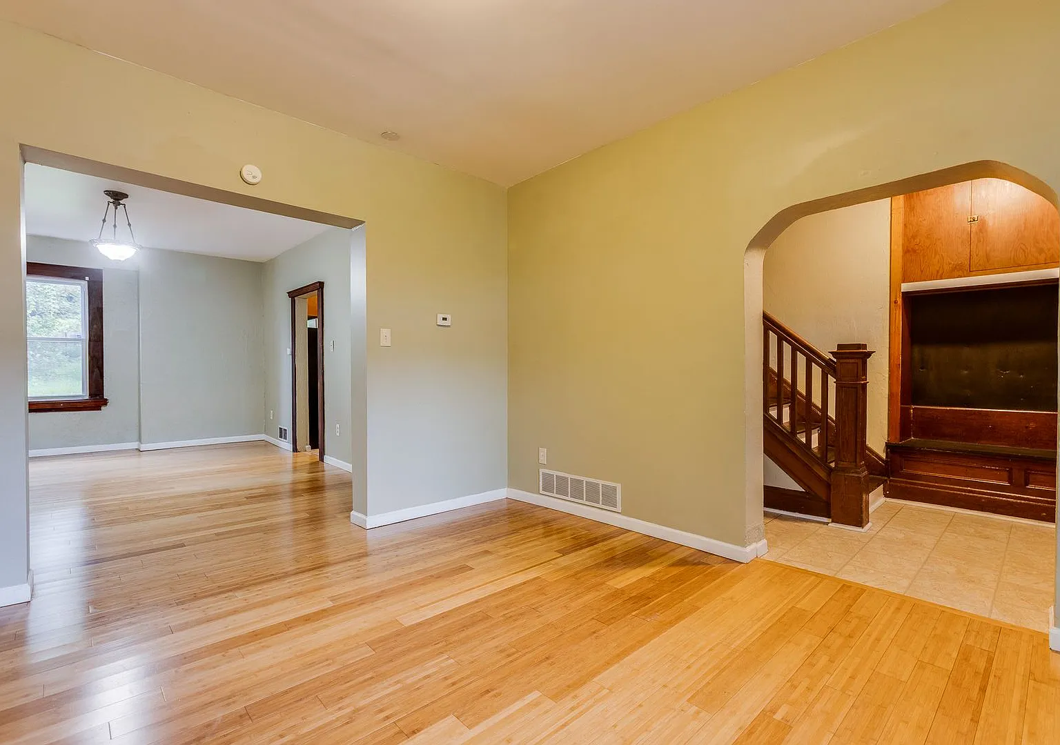 Available Now - Traditional 4+ Bedroom Home Located In Mt. Washington! Ask How You Can Get Up To ... — Photo 4