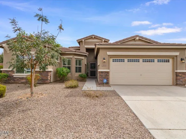 2953 E TONTO Drive, Gilbert, AZ 85298