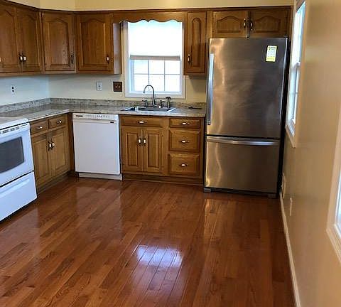 5th image of 5907 Larpin Ln