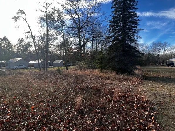 4732 S Straits Hwy, Indian River, MI 49749