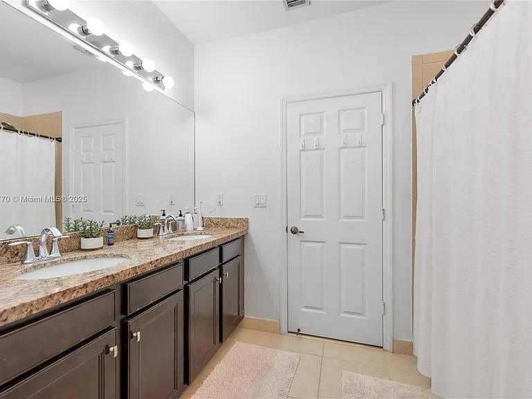 1030 SW 147th Ave — Photo 11