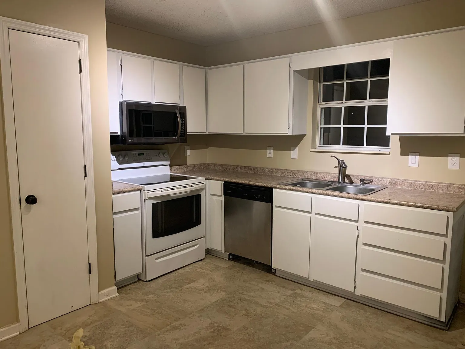 260 Grassmire Dr — Photo 3