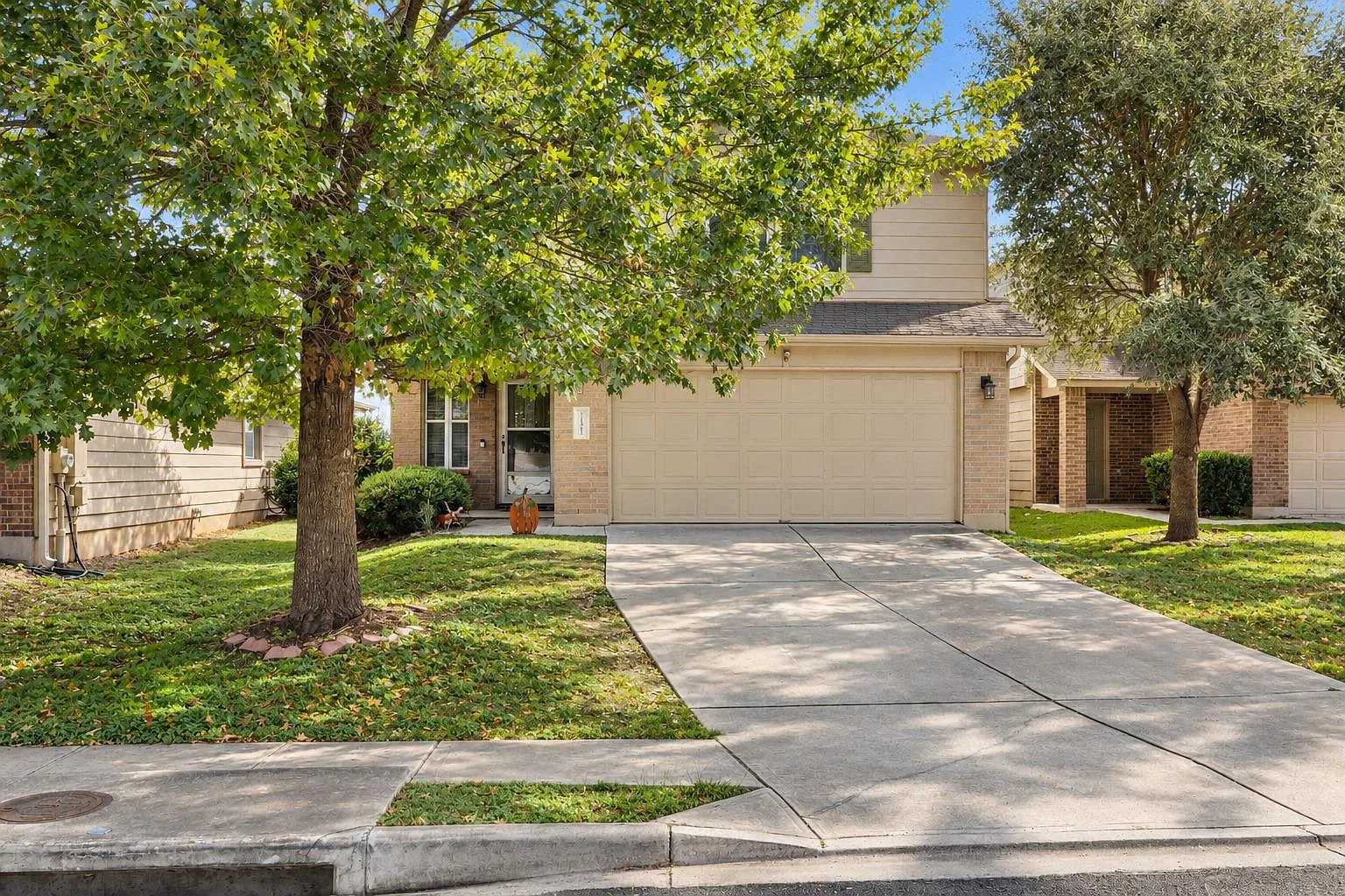4 bed, 3.0 bath, 2088 sqft, $2,300 — Photo 3