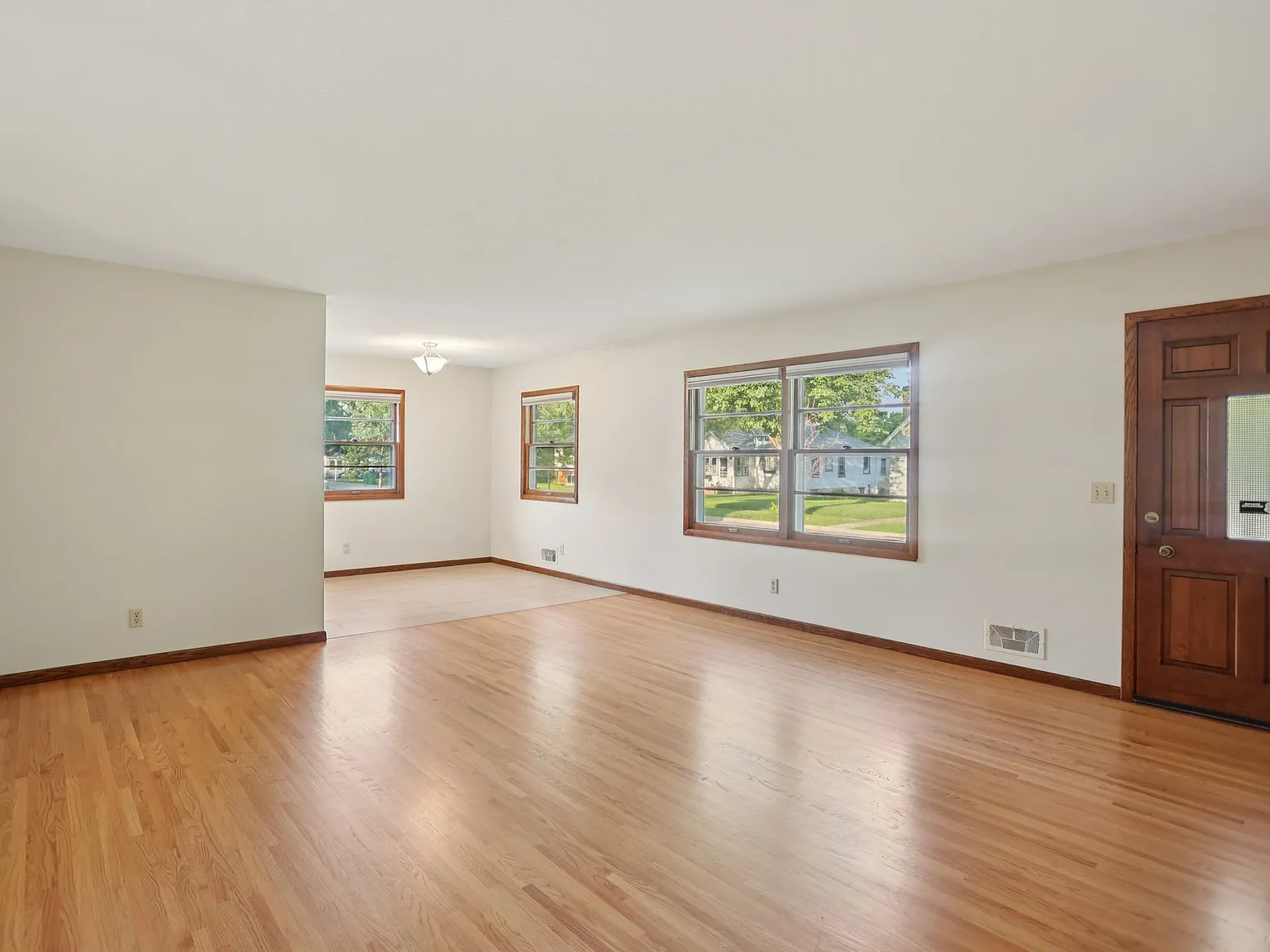 5 bed, 1792 sqft, $2,800 — Photo 4