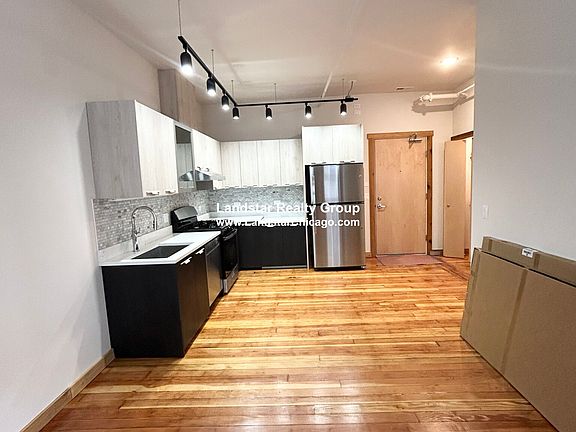 2nd image of 4611 S Ellis Ave #203