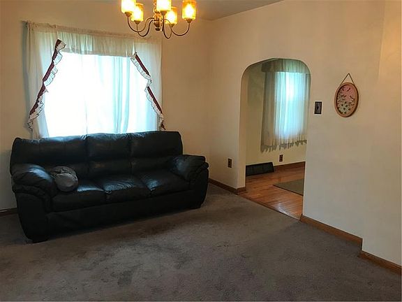 4th image of 228 Church St