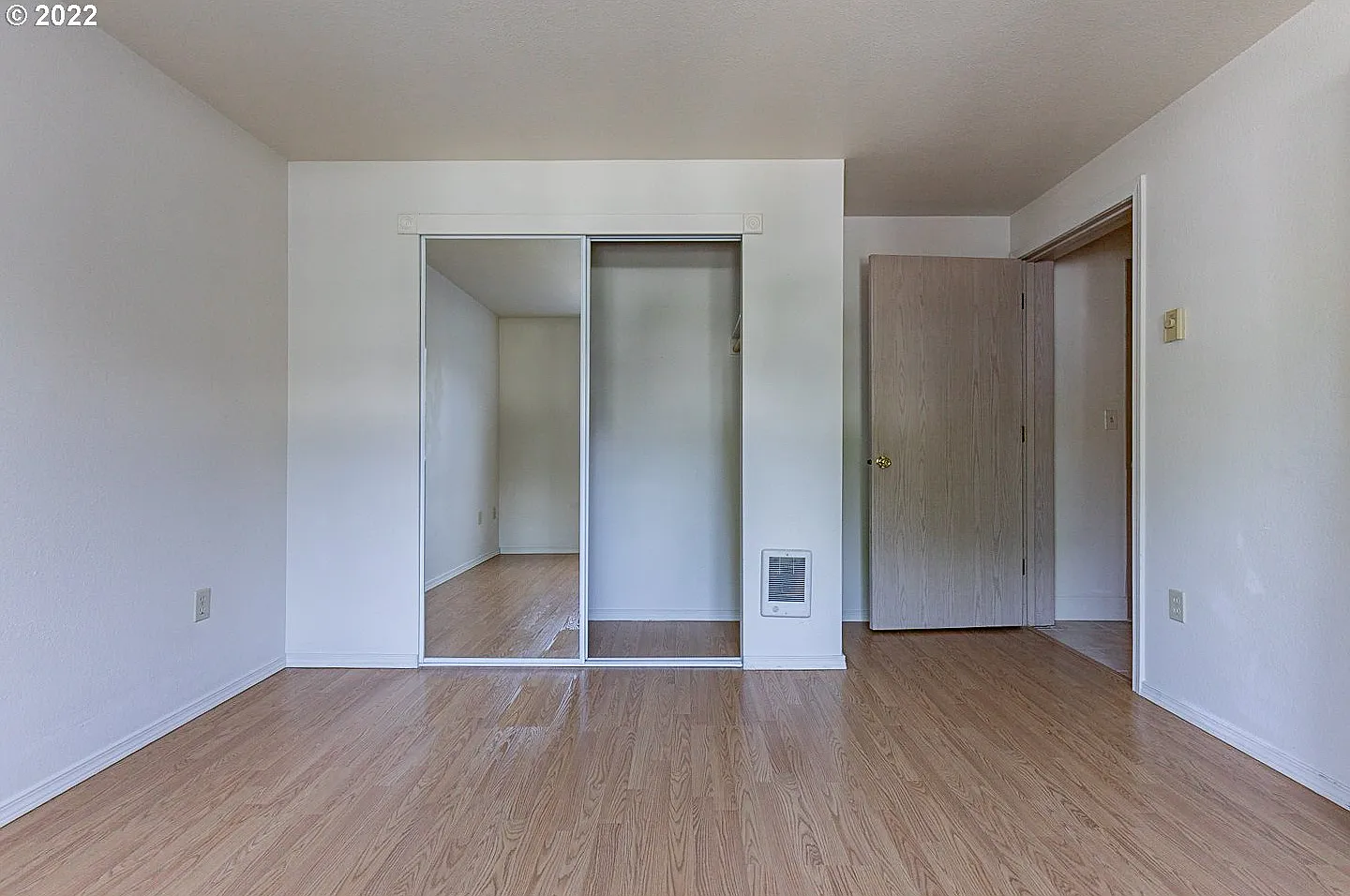 3 bed, 1400 sqft, $2,395 — Photo 2