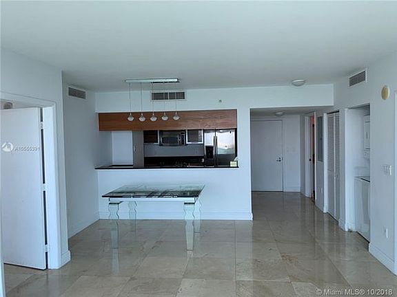3rd image of 1800 N Bayshore Dr APT 2111