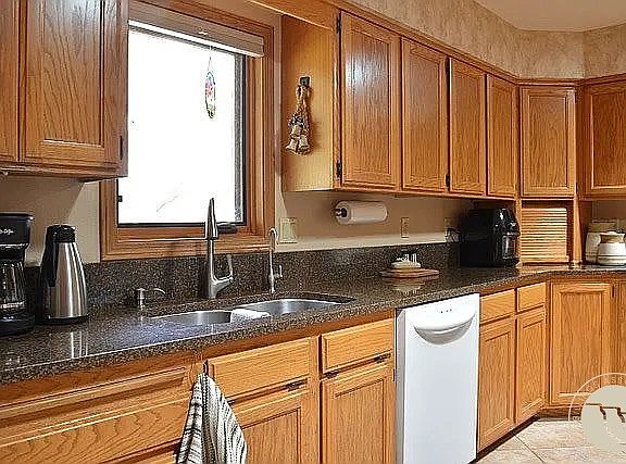 4th image of 3948 Pine Cove Rd